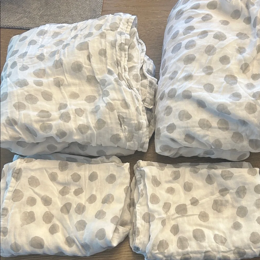 Watercolor dot Bedding Set